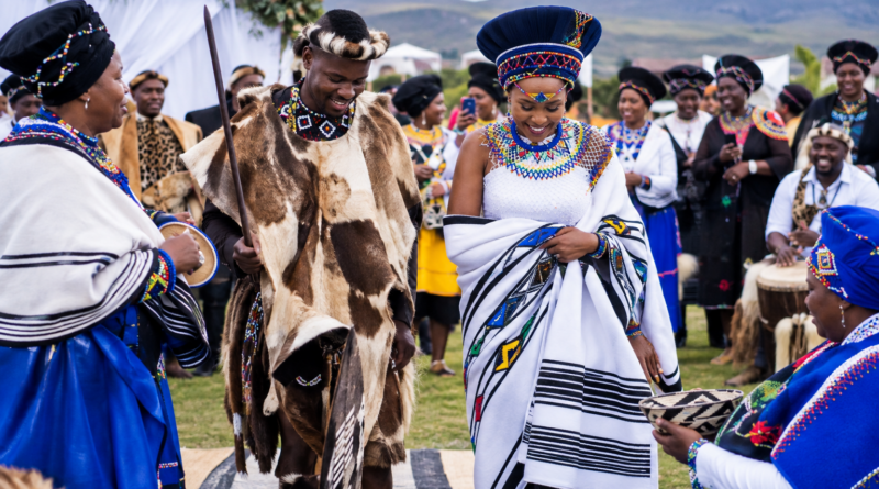 Umtshato Wesintu samaXhosa: Imigaqo, Izindlu, neSithethe seLobola